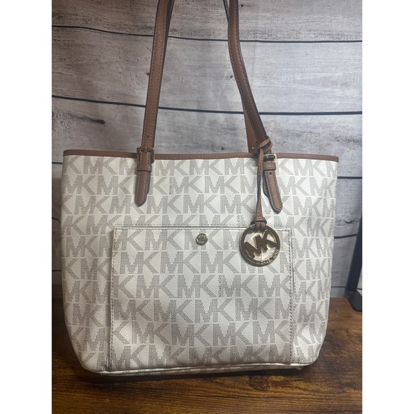 Michael Kors Handbags - Michael Kors JET SET SIGNATURE TOTE